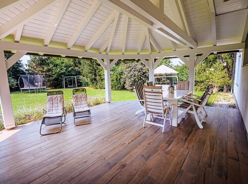 Stunning Rural Holiday Home with Garden and BBQ - Four Bedroom Holiday Home