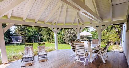 Stunning Rural Holiday Home with Garden and BBQ - Four Bedroom Holiday Home