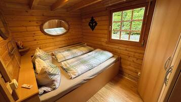 2 bedrooms, WiFi, bed sheets