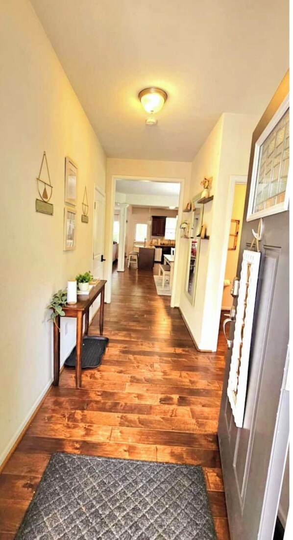 Interior - Spacious home in Chesapeake (Chesapeake)