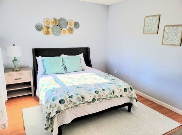 3 bedrooms, desk, iron/ironing board, WiFi
