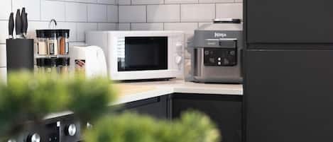 Fridge, microwave, oven, stovetop