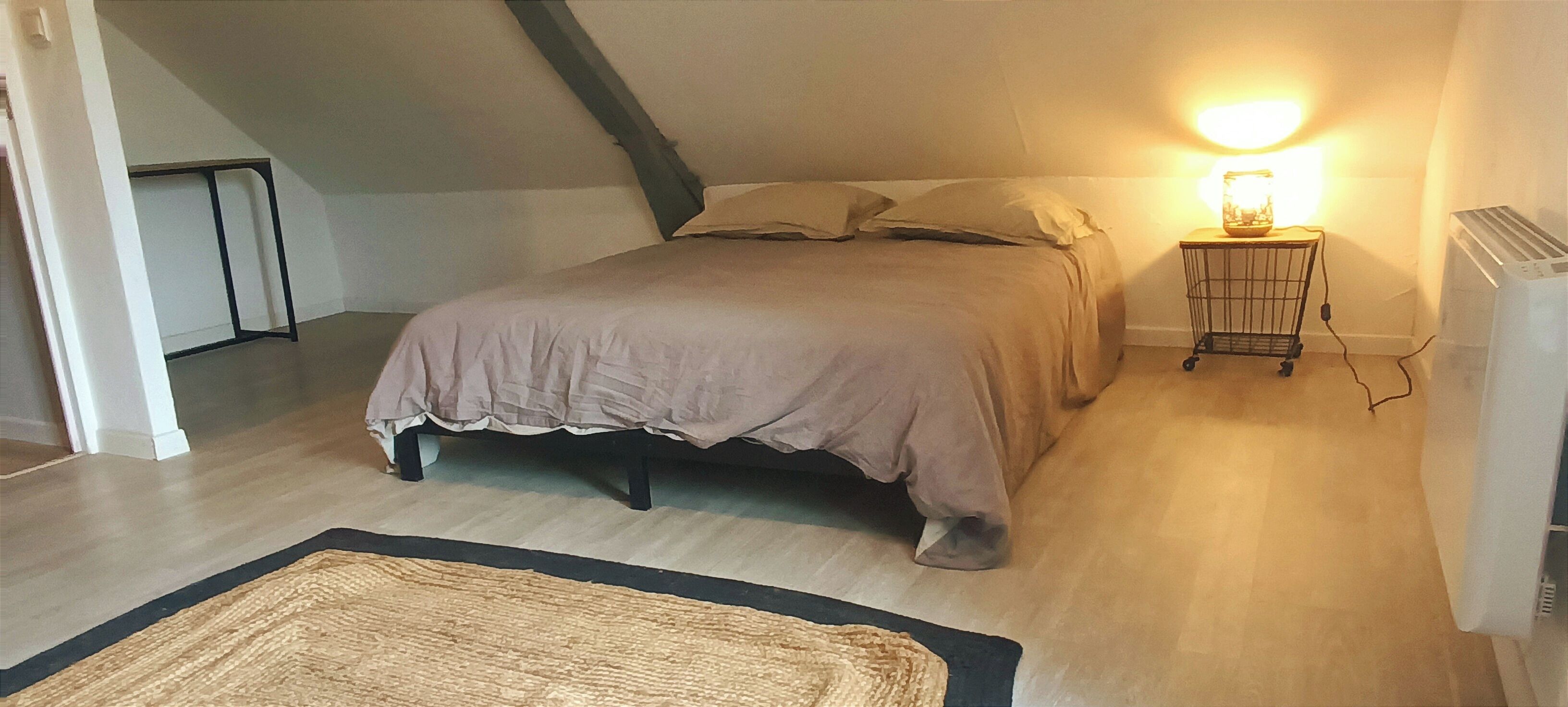 3 chambres, fer et planche à repasser, accès Internet, draps fournis