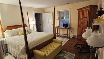 6 bedrooms, iron/ironing board, free WiFi, bed sheets