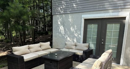Spacious 4-bedroom lakehouse with plenty of room for the group to enjoy the lake