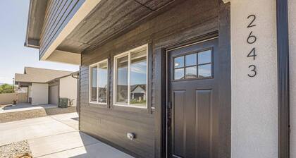 Junction Escape: Pet Friendly + Office Space
