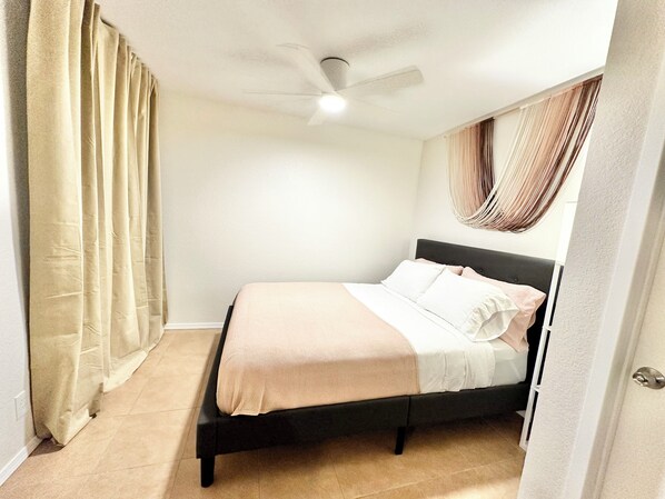 1 Schlafzimmer, Schreibtisch, Bügeleisen/Bügelbrett, kostenloses WLAN