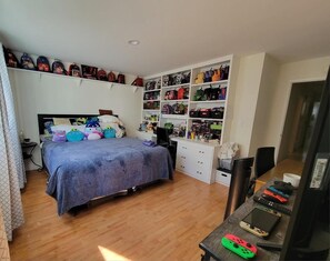 4 bedrooms, WiFi, bed sheets