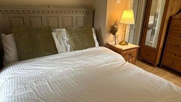 2 habitaciones, tabla de planchar con plancha, wifi y ropa de cama