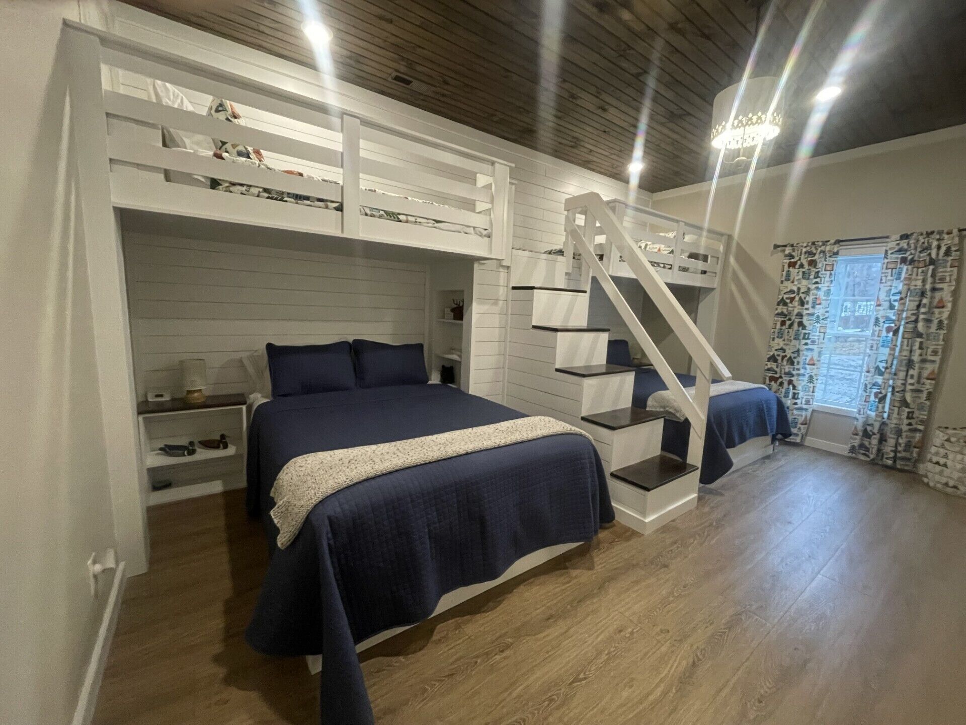 2 多间卧室、WiFi、床单