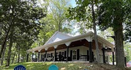 Lakeside Retreat w/seasonal water views & boat ramp, beach, & park within 1 mile