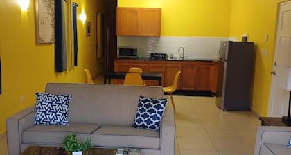 Charming 1-bedroom apartment with AC and WiFi in gorgeous Philipsburg