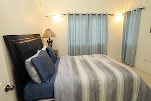 3 Schlafzimmer, Zimmersafe, Bügeleisen/Bügelbrett, WLAN