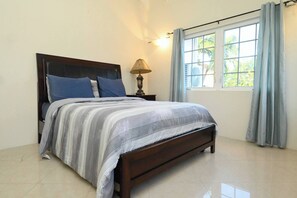 3 bedrooms, in-room safe, iron/ironing board, WiFi