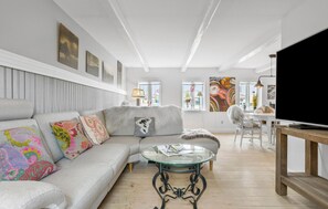 TV - 3 bedroom awesome home in Bindslev (Bindslev)