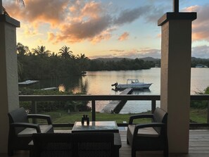 Property grounds - The Harbour House. 3-bedroom waterfront villa in enchanting Pacific Harbour (Pacific Harbour)