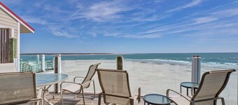 Sea The Point-Spacious 4-bedroom town home in charming North Topsail Beach