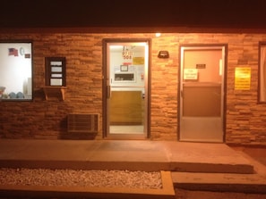 Front of property - Economy Inn  (Alamogordo)