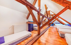 5 bedrooms, iron/ironing board, travel crib, free WiFi