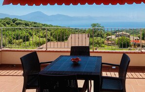 Outdoor dining - Nice apartment in San Giovanni a Piro (San Giovanni a Piro)