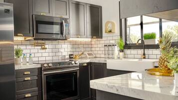 Fridge, microwave, oven, stovetop