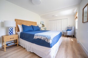 2 bedrooms, desk, free WiFi, bed sheets - Sun-Filled Private Large Cottage (Waterford)