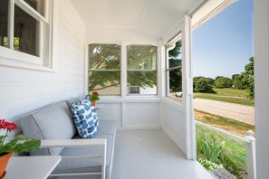 Terrace/patio - Large Family-Friendly Cottage (Waterford)