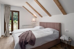 2 habitaciones, tabla de planchar con plancha, wifi y ropa de cama