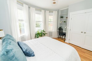 5 habitaciones, caja de seguridad en la habitación y escritorio 