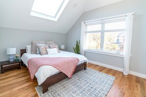 5 habitaciones, caja de seguridad en la habitación y escritorio 