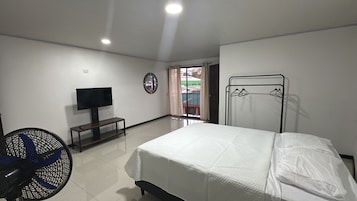 Deluxe Room, 1 Double Bed, Private Bathroom | Free WiFi