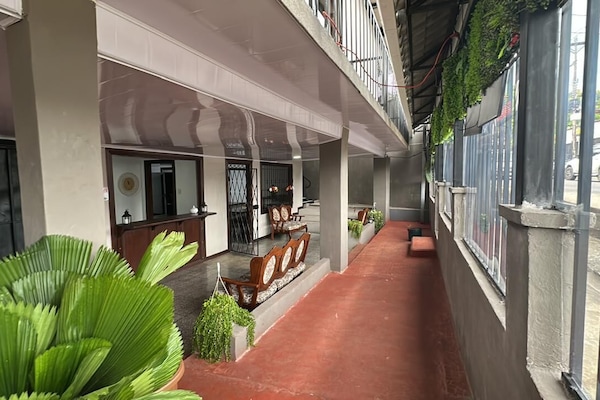 Quarto solteiro clássico, 1 cama de solteiro, banheiro privativo | Área da propriedade