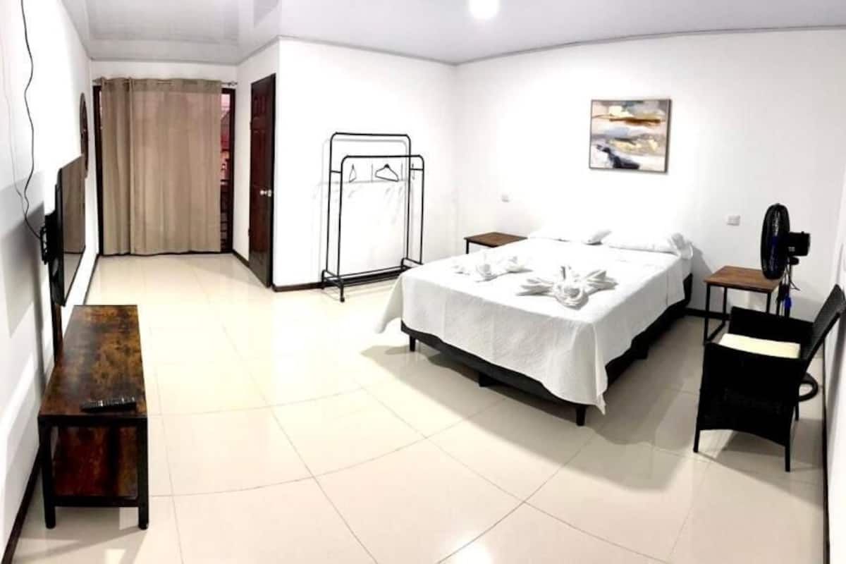 Comfort Room, 1 Double Bed, Balcony, City View | Free WiFi