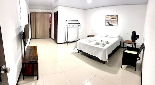 Airport SJO5 min -Marianas Apartments 