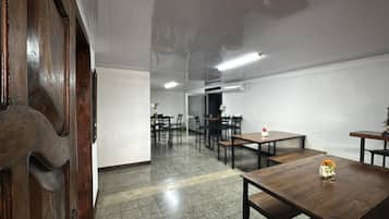 Classic-Einzelzimmer, 1 Einzelbett, eigenes Bad | Speisen