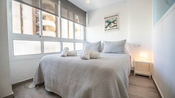 1 chambre, fer et planche à repasser, Wi-Fi gratuit, draps fournis