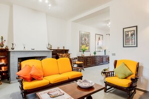 Interior - Villa Scini by Rentbeat (Roma)