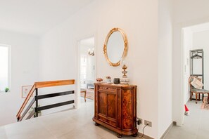 Interior - Villa Scini by Rentbeat (Roma)