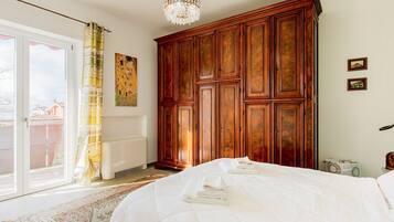 3 slaapkamers, een strijkplank/strijkijzer, wifi, beddengoed