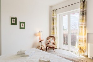 3 bedrooms, iron/ironing board, travel cot, WiFi - Villa Scini by Rentbeat (Roma)