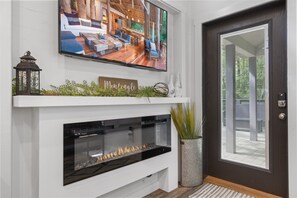 Interior - Creekside Tiny house in fantastic Monteagle! Quick hike to waterfall!  (Monteagle)