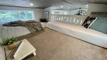 2 bedrooms, WiFi (free), bed sheets
