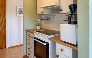 Réfrigérateur, four, plaque de cuisson