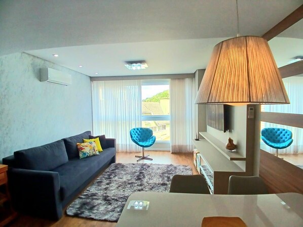 Apartment | Living area | TV