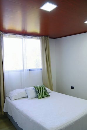 3 bedrooms, WiFi, bed sheets