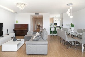 TV - Flat with pool in Funchal - São Lucas II (Funchal)