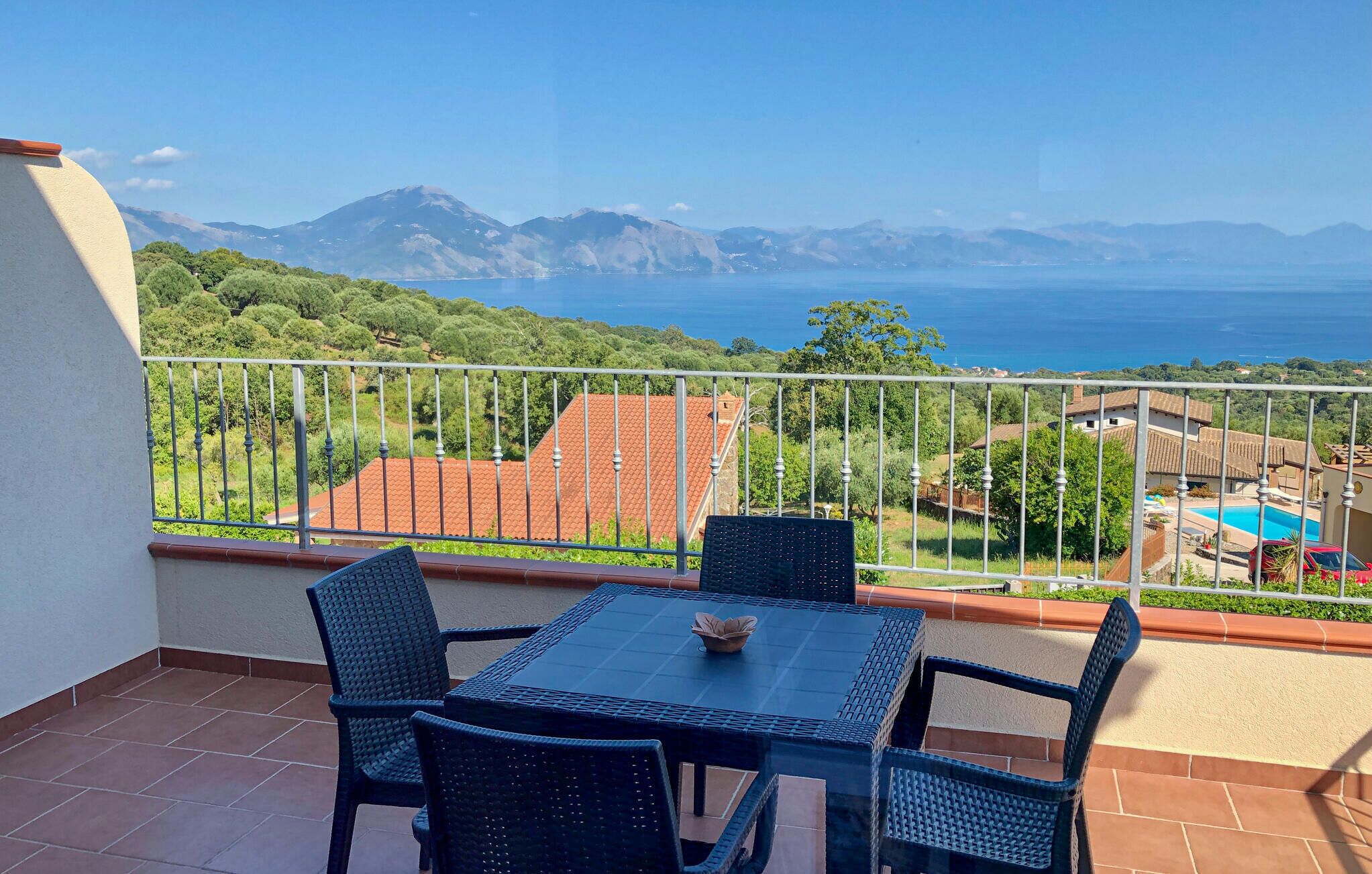 屋外ダイニングエリア