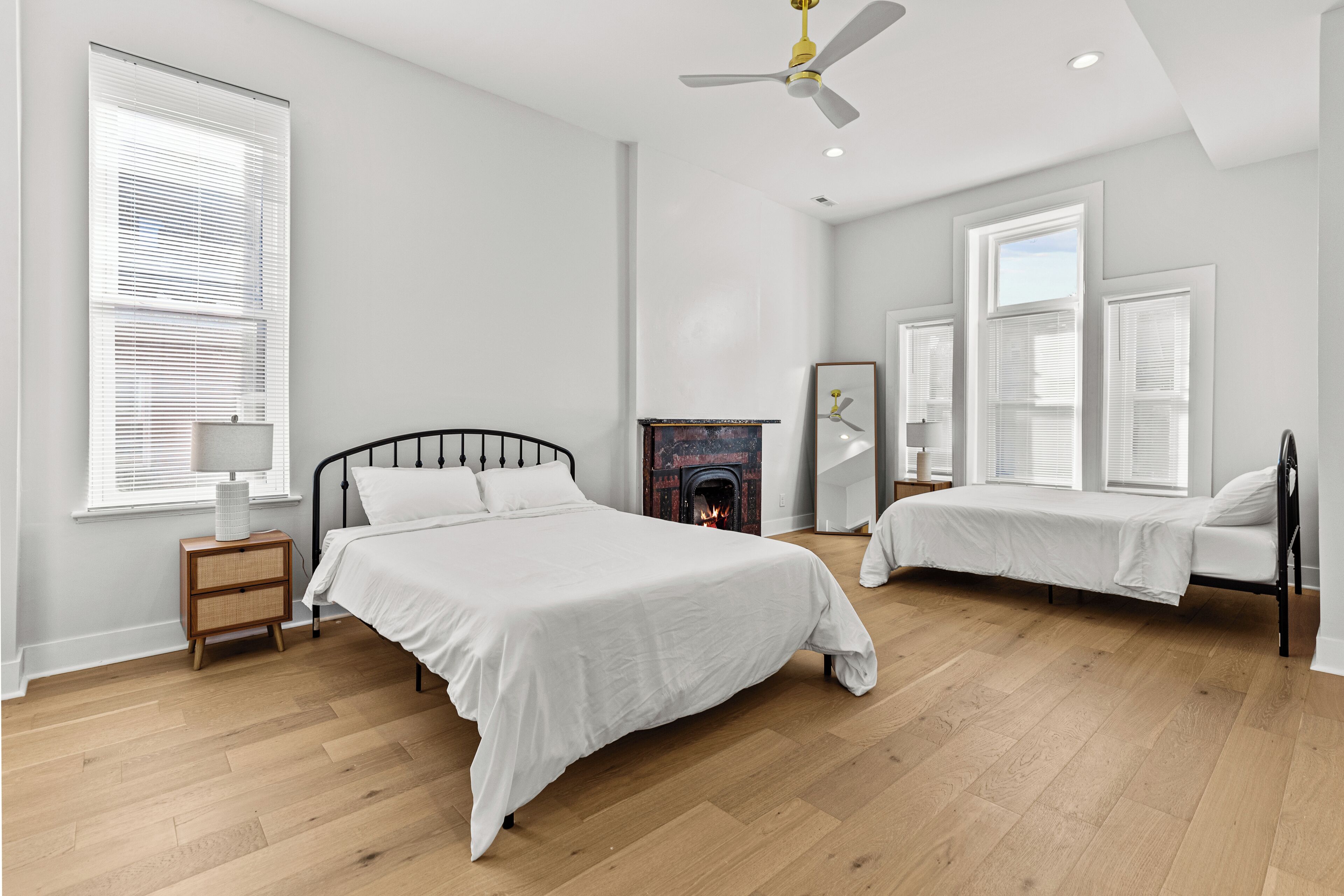 Skrivebord, strykejern/-brett, wi-fi og sengetøy