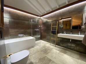 Shower, towels, toilet paper - Villa Passion Vanille sea view private pool exceptional location (Les Trois-Îlets)