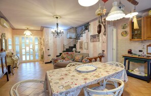Interior - Awesome home in Casarza Ligure with WiFi (Casarza Ligure)